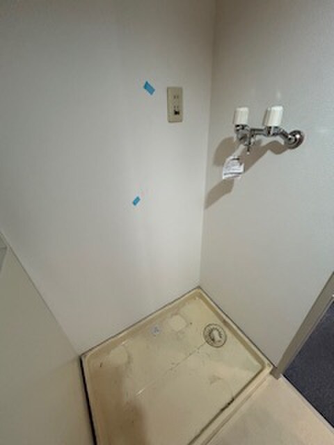 物件内観写真14　(洗濯機置場)