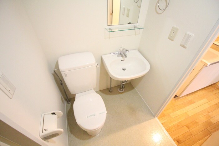 物件内観写真9　(トイレ)