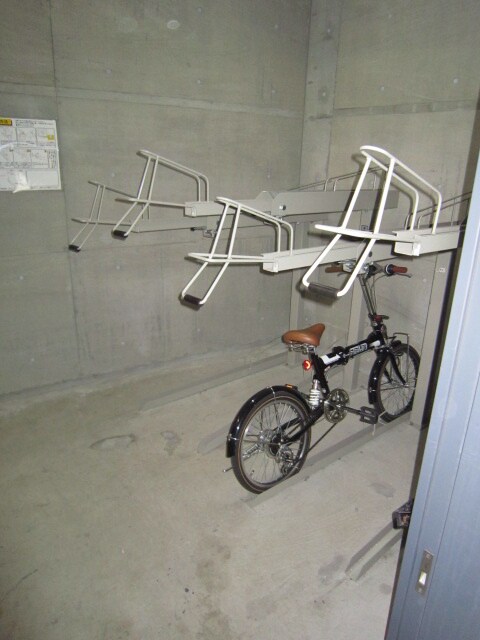 物件外観写真3　(駐輪場)