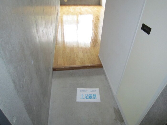 物件内観写真14　(玄関)