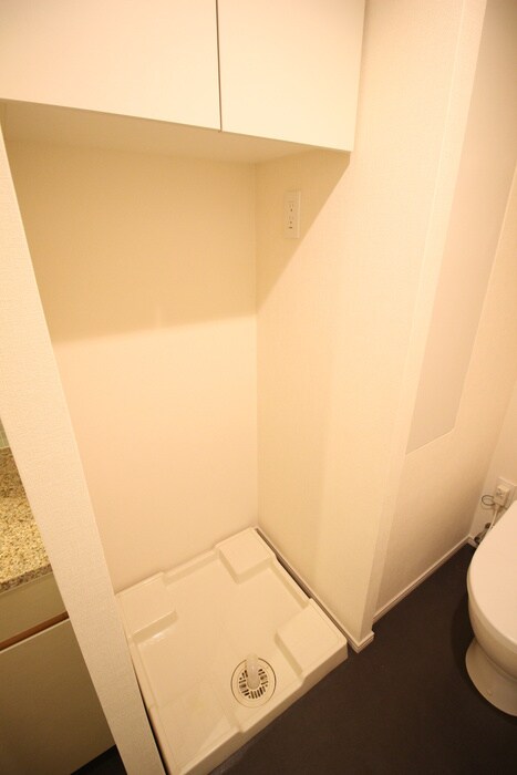 物件内観写真16　(洗濯機置場)