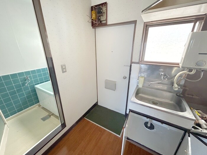 物件内観写真16　(玄関)