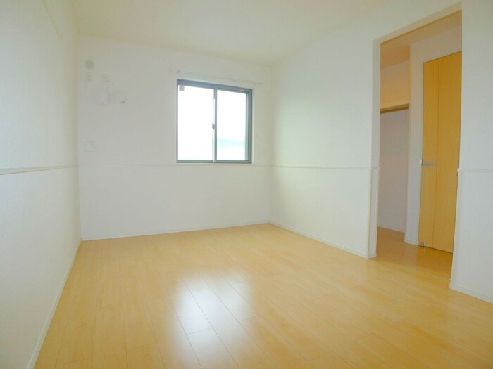 物件内観写真11　(室内からの展望)