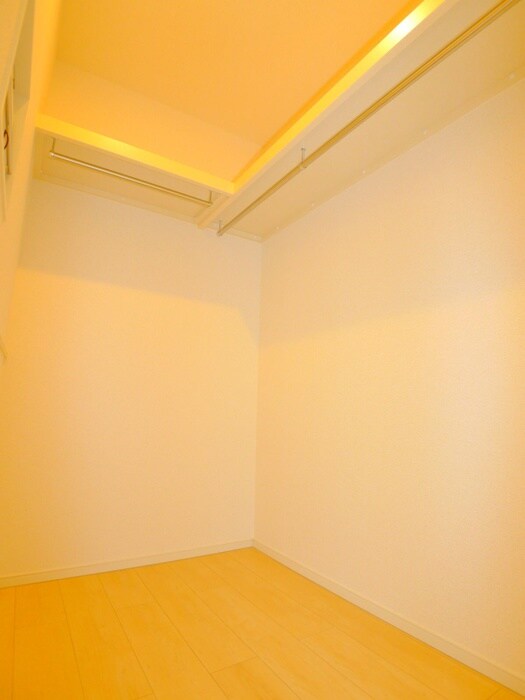 物件内観写真12　(収納)