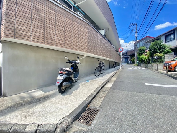 バイク置き場