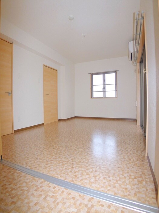 物件内観写真6　(居室)