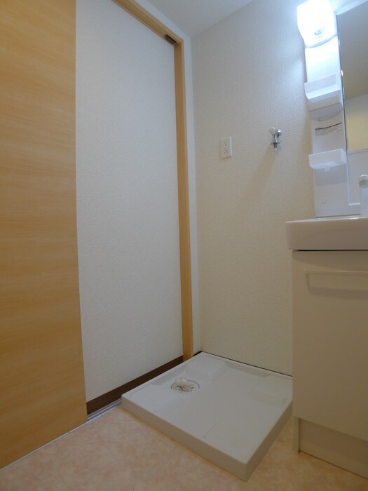 物件内観写真13　(洗濯機置場)