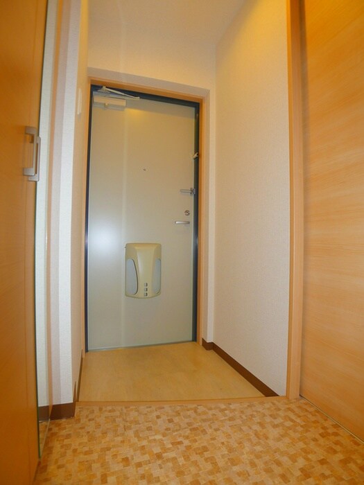 物件内観写真17　(玄関)
