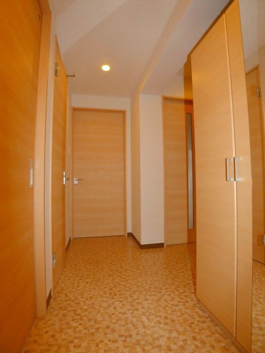 物件内観写真18　(廊下)