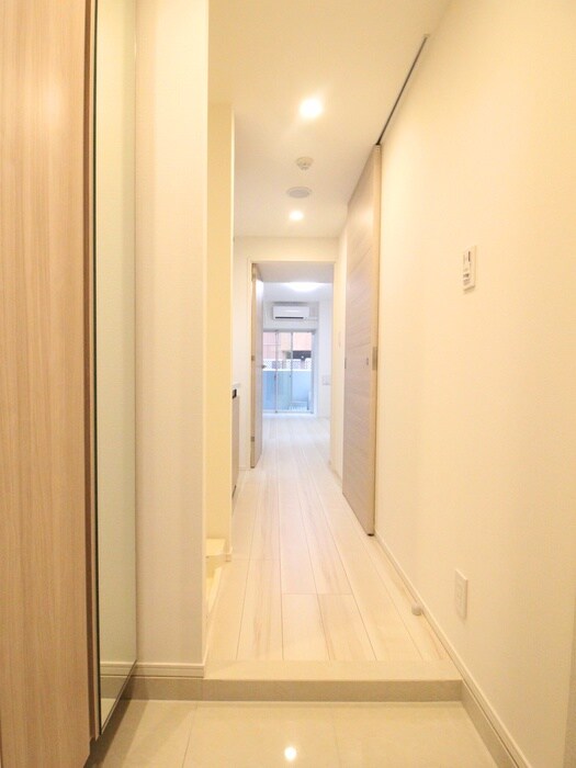 物件内観写真7　(玄関)