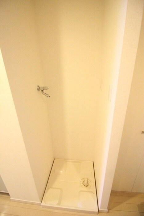 物件内観写真12　(洗濯機置場)