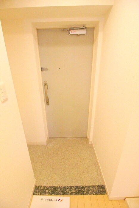 物件内観写真16　(玄関)