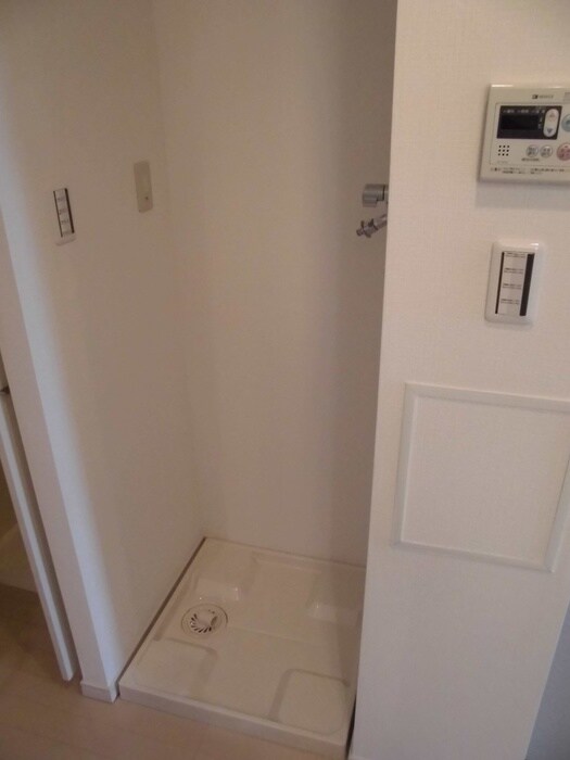 物件内観写真18　(洗濯機置場)