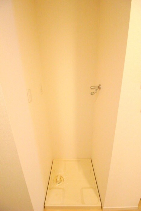 物件内観写真18　(洗濯機置場)