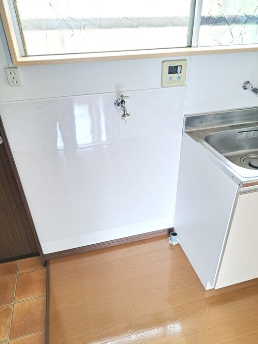 物件内観写真15　(洗濯機置場)