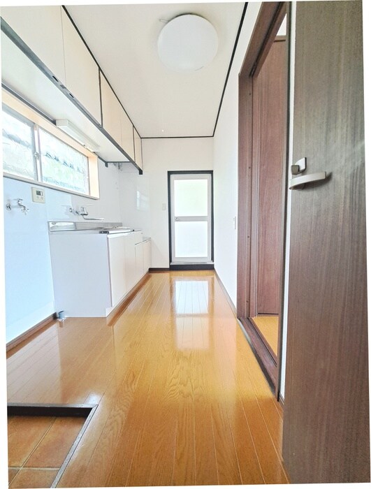 物件内観写真18　(廊下)