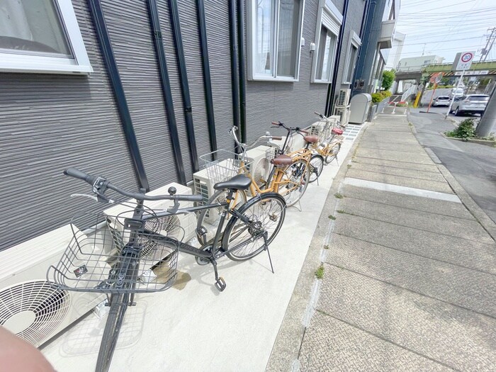 物件外観写真5　(駐輪場)