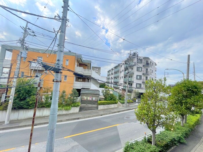 物件内観写真20　(室内からの展望)