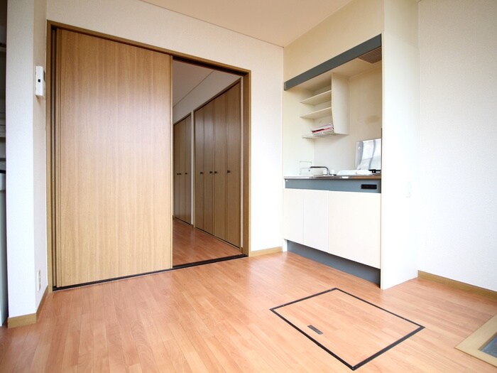 物件内観写真11　(廊下)