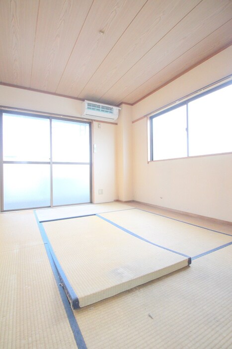 メゾン松坂の居室