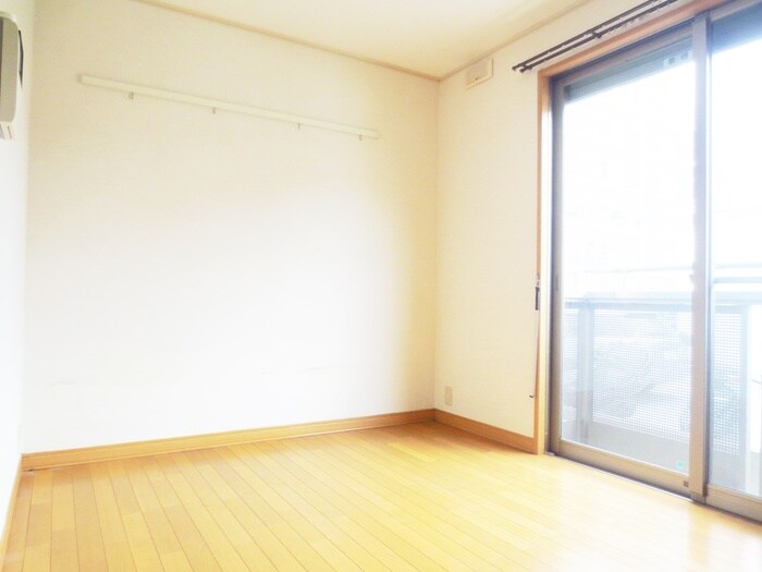 物件内観写真2　(居室)