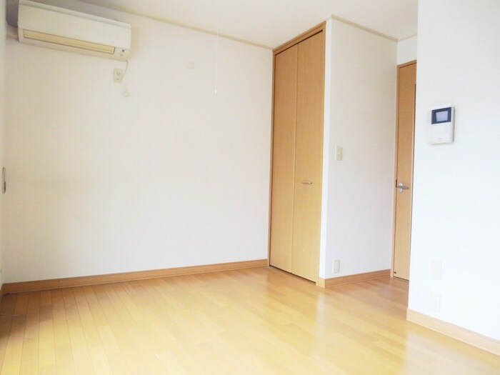 物件内観写真3　(居室)