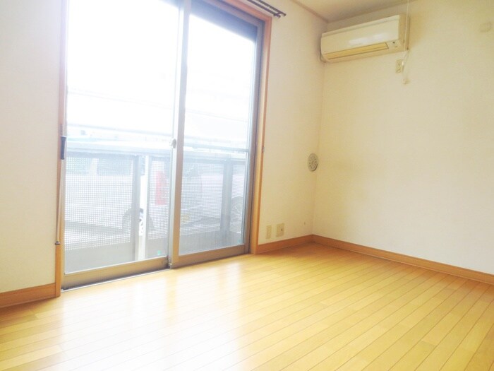 物件内観写真4　(居室)