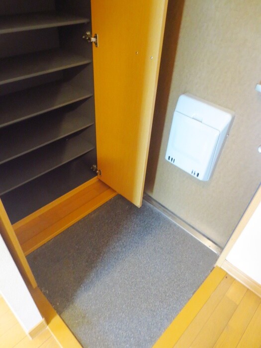 物件内観写真11　(玄関)