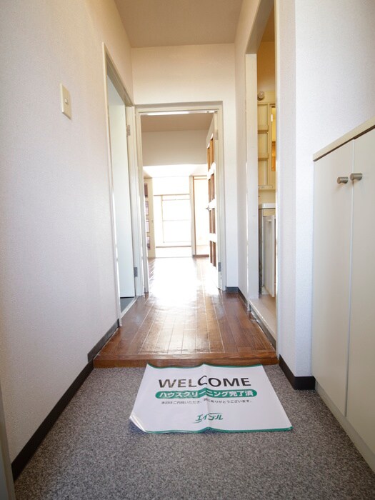 物件内観写真13　(玄関)