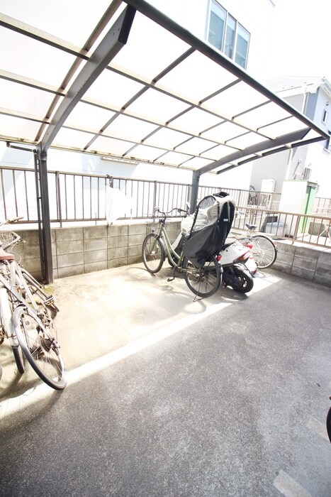 物件外観写真3　(駐輪場)
