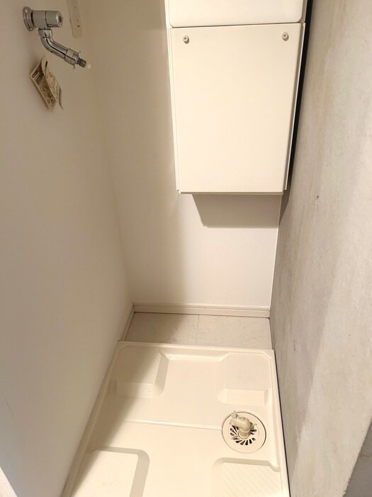 物件内観写真11　(洗濯機置場)