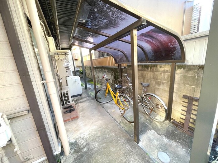 物件外観写真6　(駐輪場)