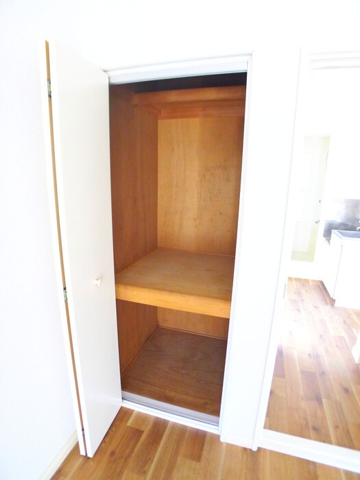 物件内観写真4　(収納)