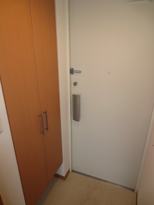 物件内観写真7　(玄関)