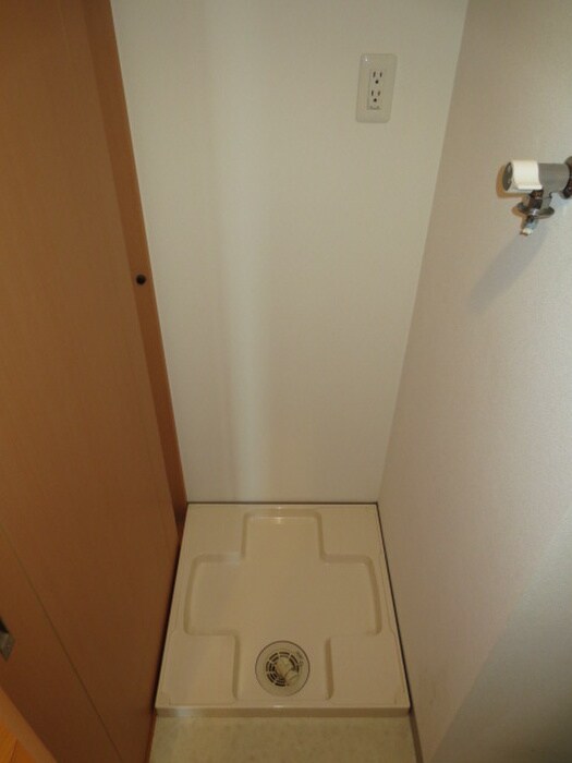 物件内観写真17　(洗濯機置場)