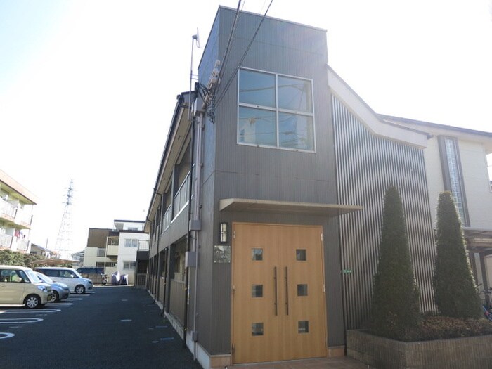 物件外観写真4　(エントランス部分)