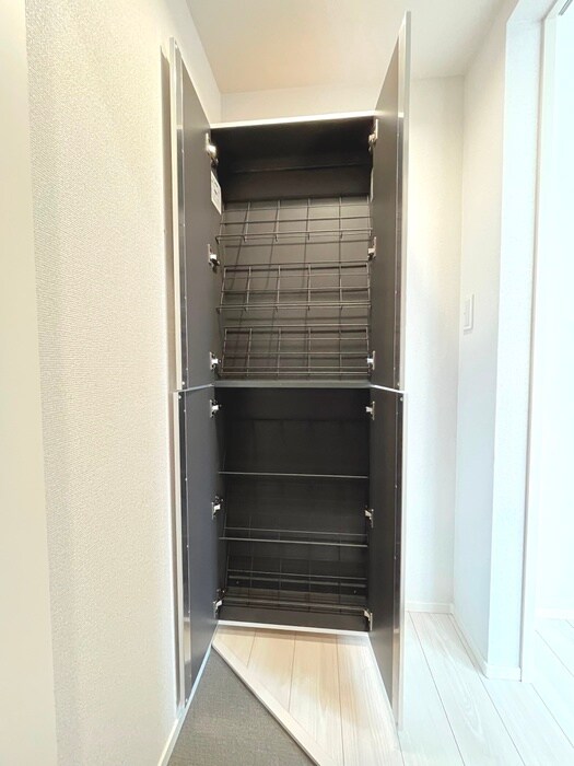 物件内観写真15　(靴箱)