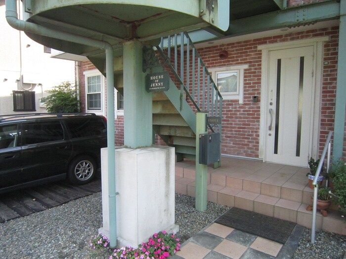 物件外観写真5　(エントランス部分)