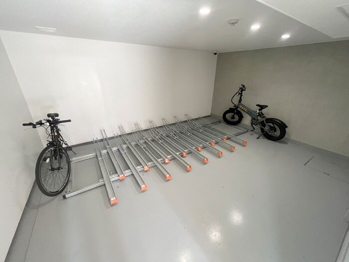 物件外観写真3　(駐輪場)