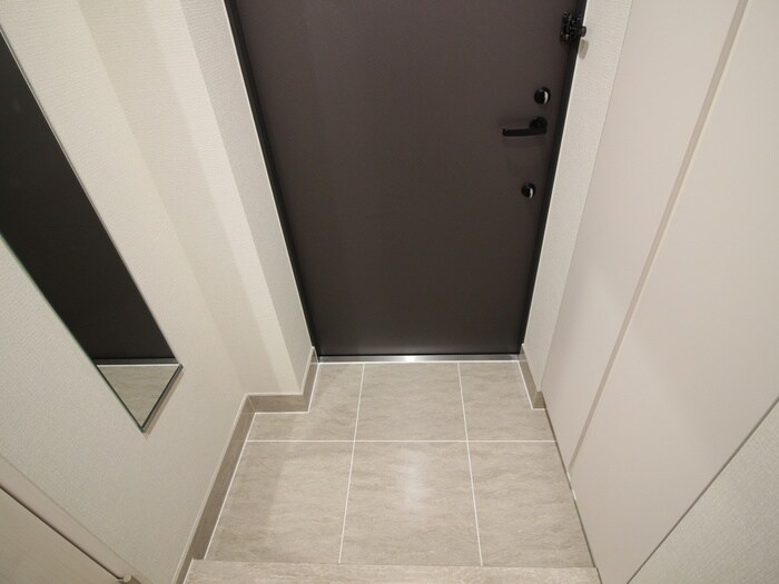 物件内観写真16　(玄関)