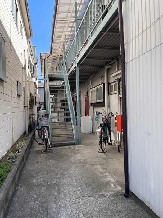 物件外観写真3　(エントランス部分)