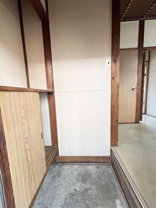 物件内観写真17　(玄関)