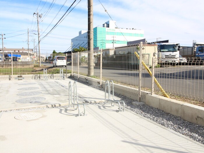 物件外観写真5　(駐輪場)