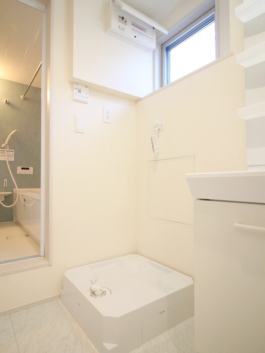 物件内観写真18　(洗濯機置場)