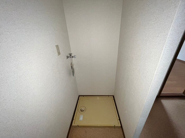 物件内観写真15　(洗濯機置場)