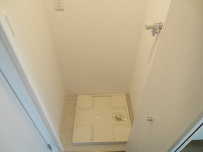 物件内観写真7　(洗濯機置場)