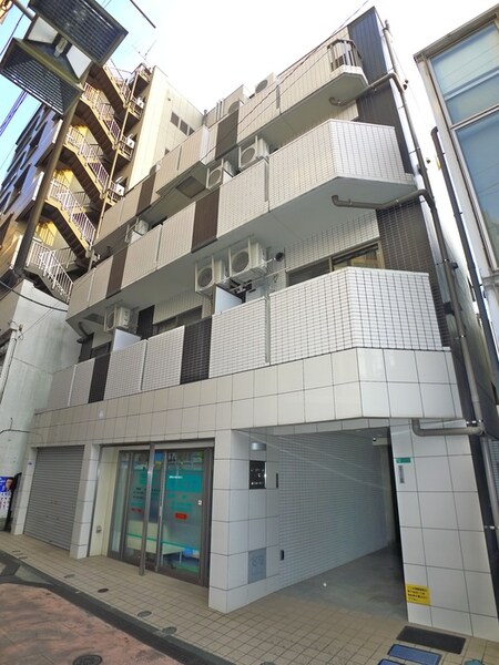イストワ－ル三ノ輪外観写真