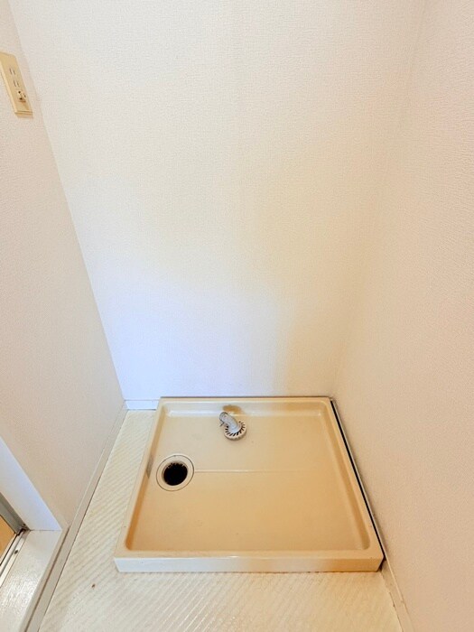 物件内観写真18　(洗濯機置場)