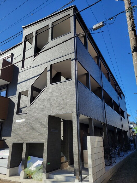 物件外観写真3　(エントランス部分)