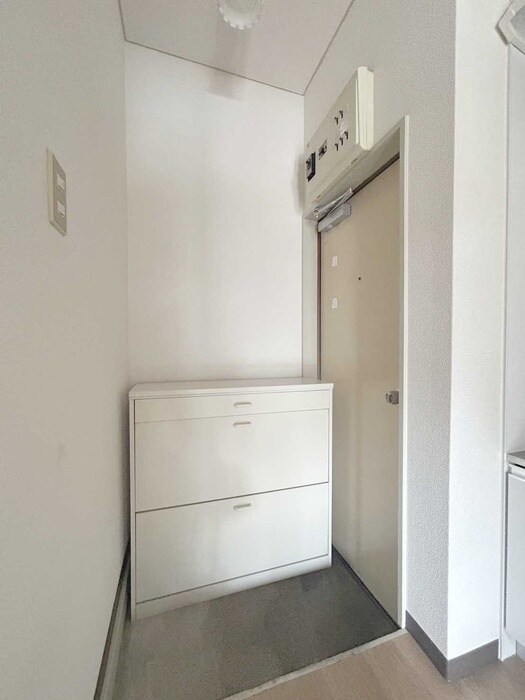 物件内観写真7　(玄関)